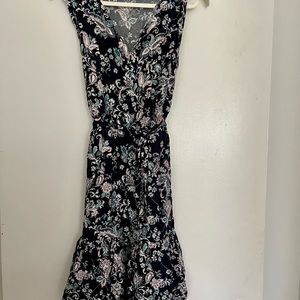 $10! EUC LOFT floral dress flutter sleeves and hem can be worn w or w/o belt S